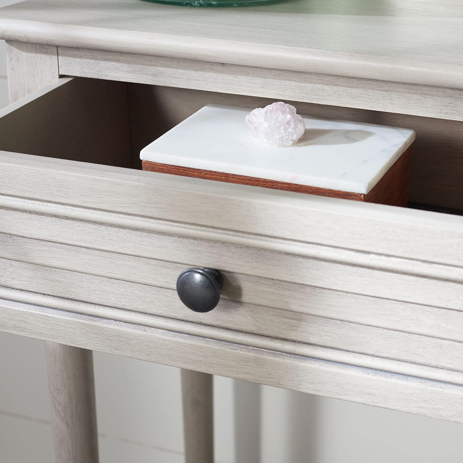 SAFAVIEH Home Collection – Tate Greige 2-Drawer Console Table with Shelf, Turned Leg Farmhouse Accent Console for Entryway or Living Room (CNS5720D)