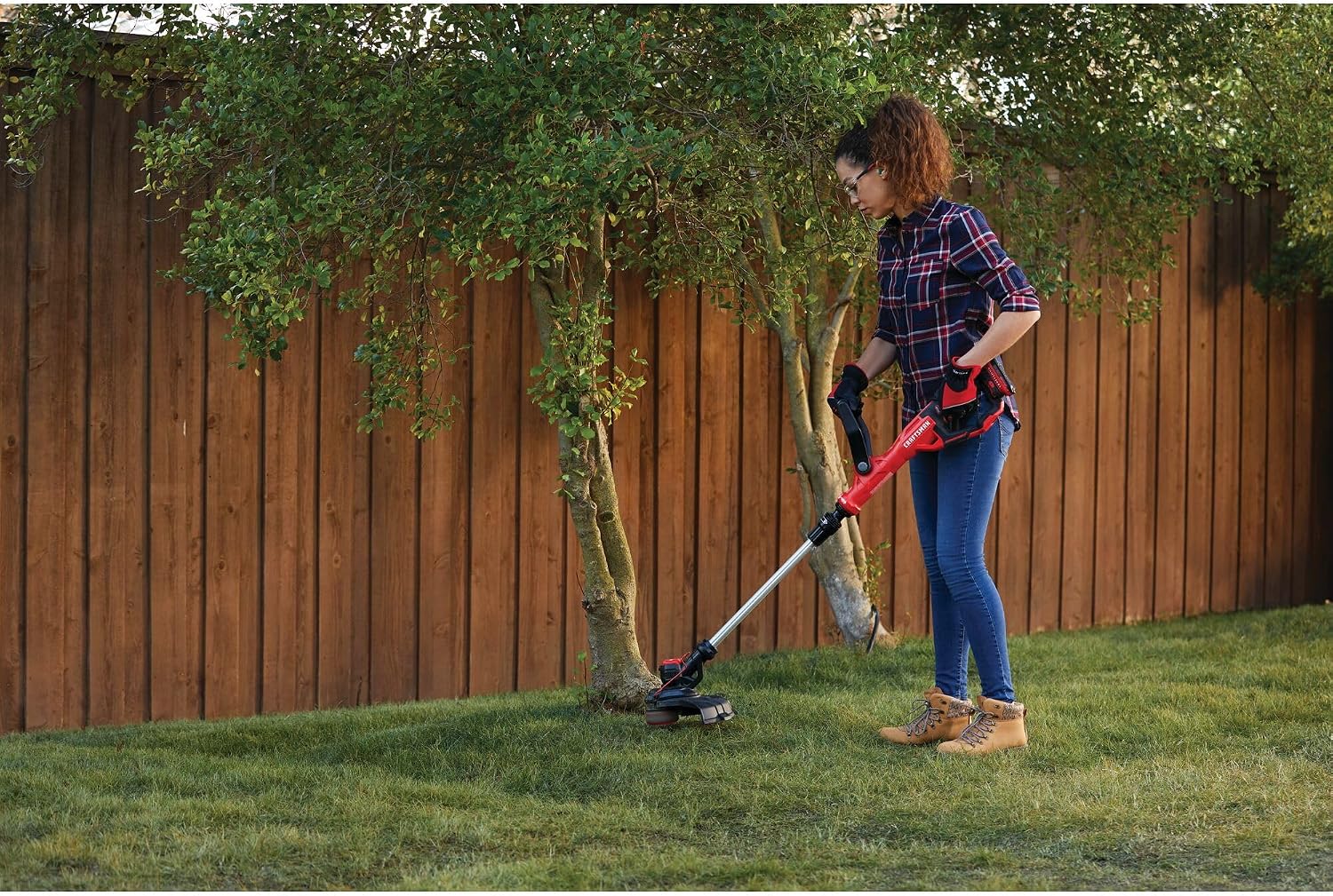 CRAFTSMAN V20 Weed Wacker Cordless String Trimmer and Edger, Weed Eater Includes 2.0 Ah Battery and Charger, Lightweight, Extended Runtime, 2 Speed (CMCST900D1)